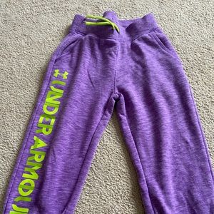 Girls under armor Capri sweats size medium